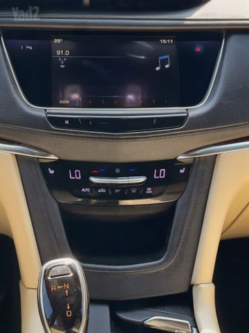 קאדילק XT5