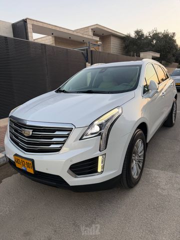 קאדילק XT5