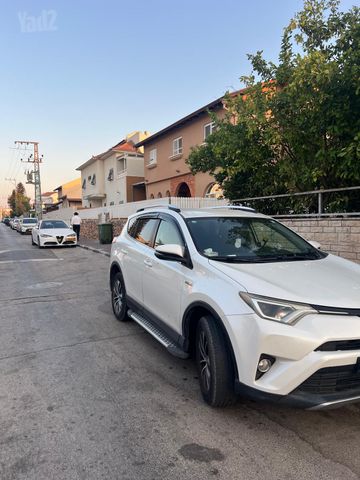 טויוטה RAV4