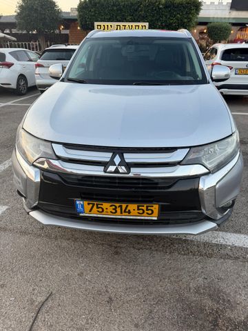 מיצובישי אאוטלנדר