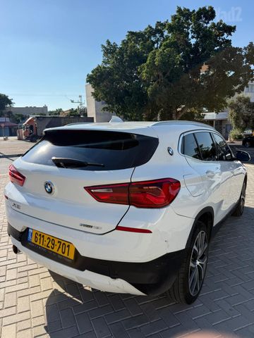 ב מ וו X2