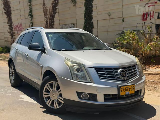 מודעת רכב קאדילק SRX