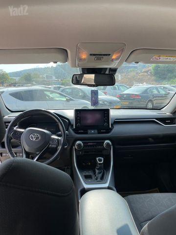 טויוטה RAV4