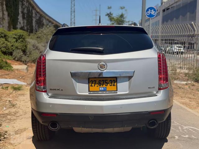 קאדילק SRX
