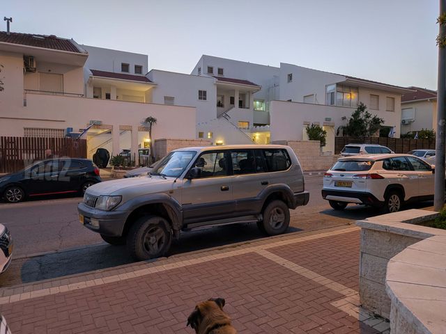 מודעת רכב טויוטה לנד קרוזר