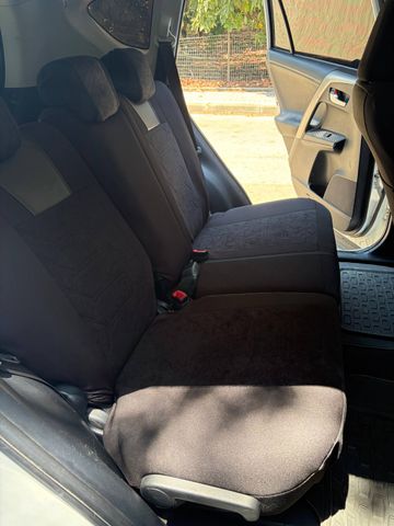 טויוטה RAV4