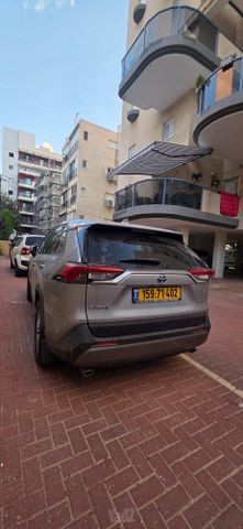 טויוטה RAV4