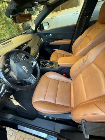קאדילק XT4