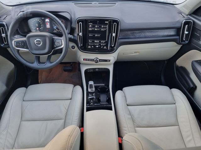 וולוו XC40