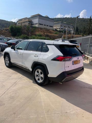 טויוטה RAV4