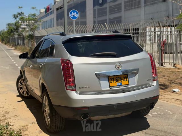 קאדילק SRX