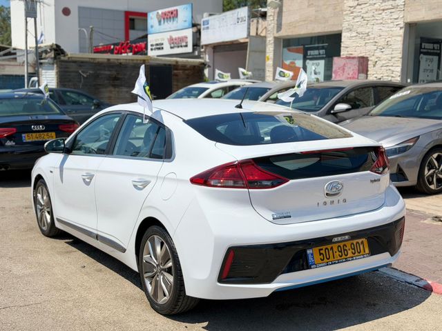 יונדאי איוניק