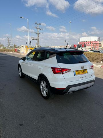 סיאט ארונה