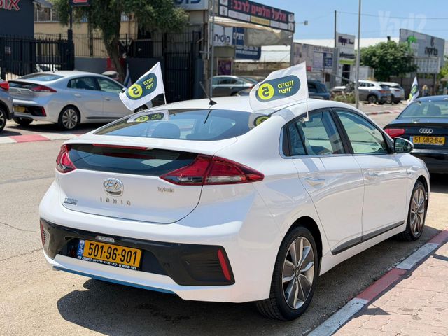 יונדאי איוניק