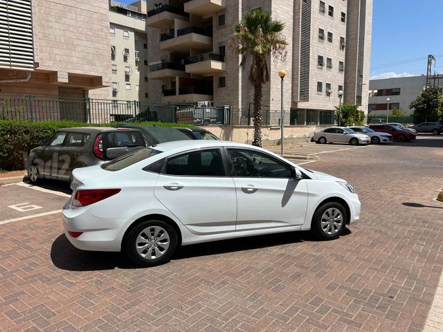 יונדאי אקסנט i25