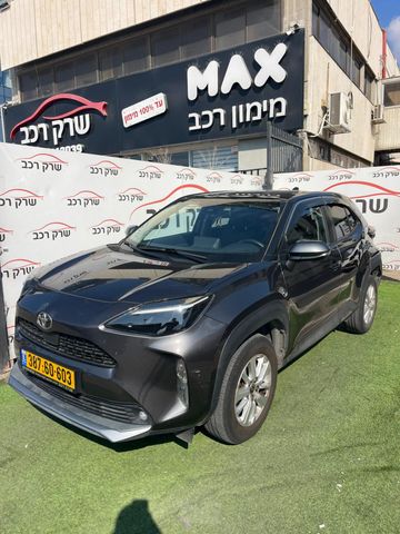 מודעת רכב טויוטה יאריס קרוס