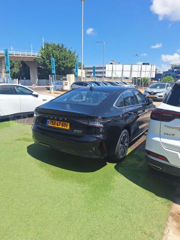 צ׳רי אריזו 8
