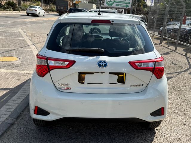 טויוטה יאריס