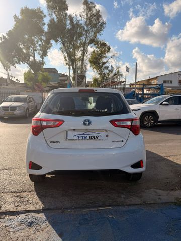 טויוטה יאריס