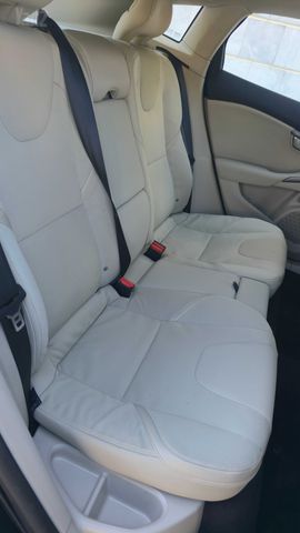 וולוו V40