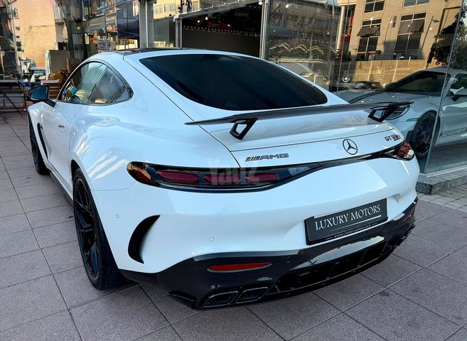 מרצדס-בנץ AMG GT