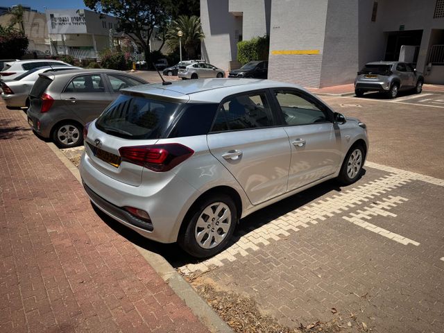יונדאי i20