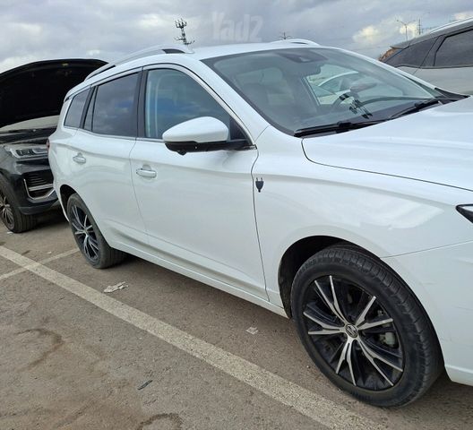אם ג'י MG5