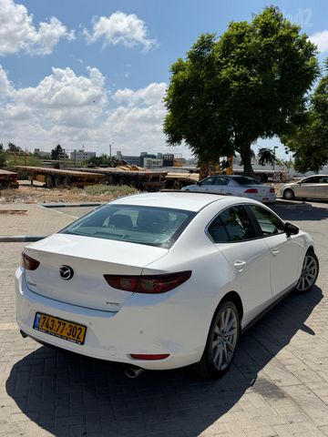 מאזדה 3