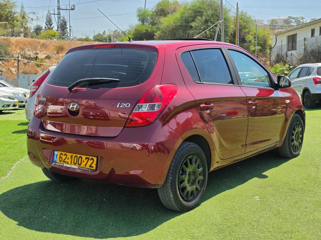 מודעת רכב יונדאי i20