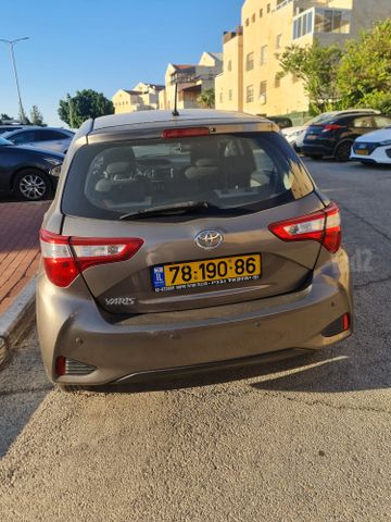 טויוטה יאריס