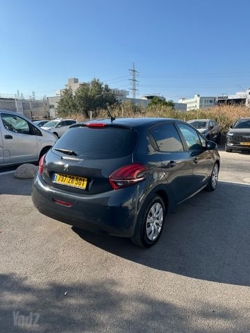 פיג'ו 208