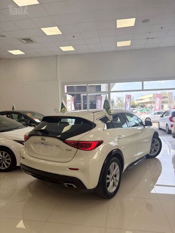 אינפיניטי Q30