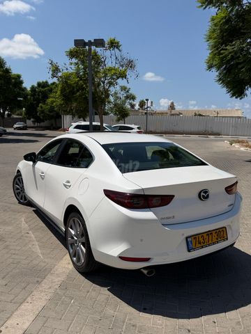 מאזדה 3