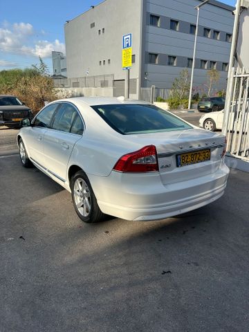 וולוו S80