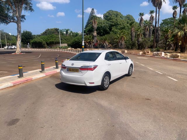 טויוטה קורולה