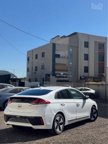 יונדאי איוניק