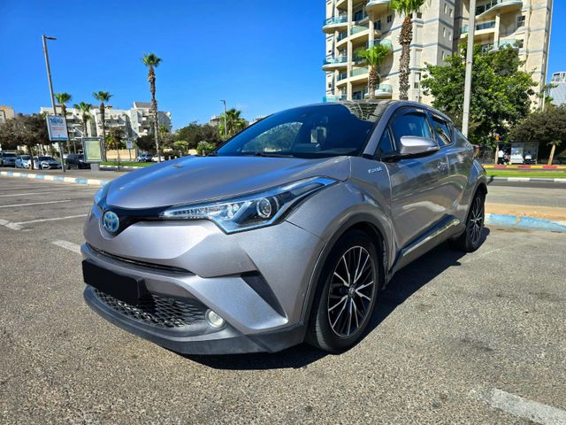 מודעת רכב טויוטה C-HR