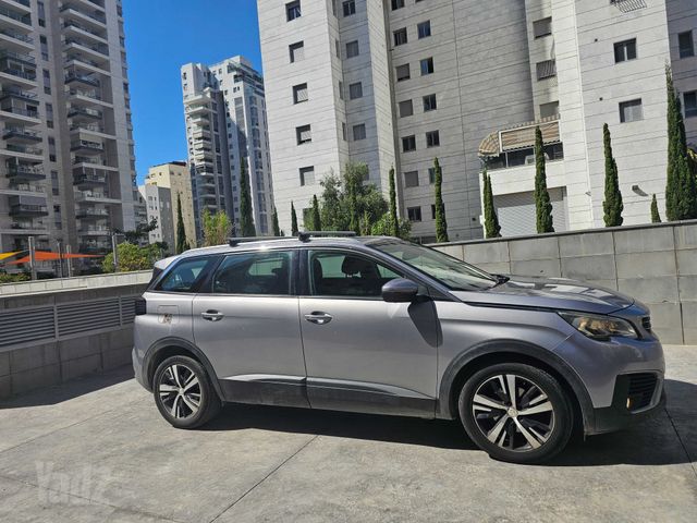 פיג'ו 5008