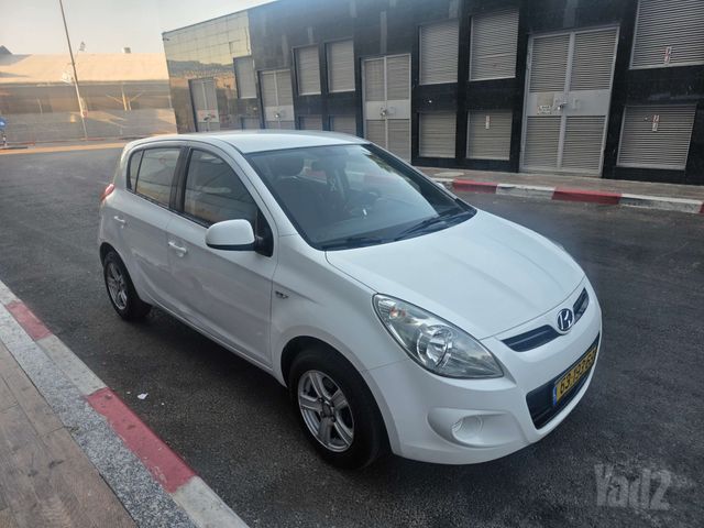 יונדאי i20