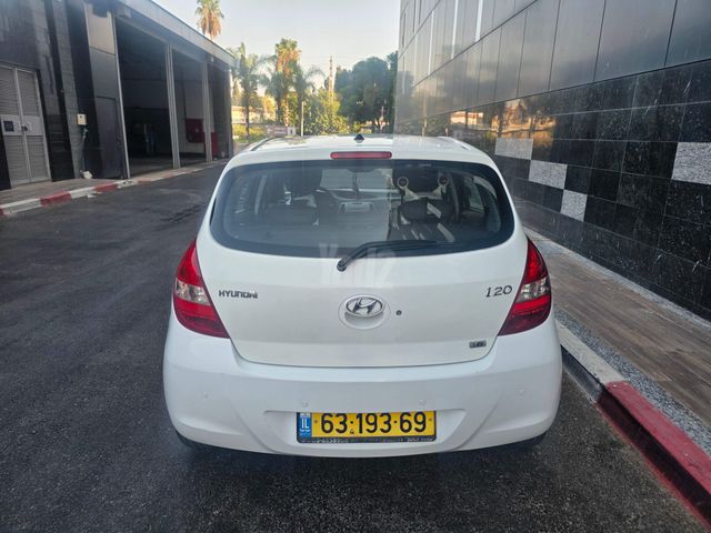 יונדאי i20