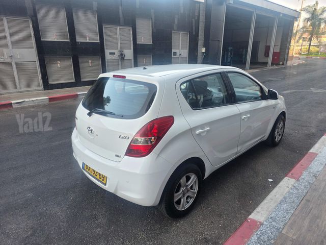 יונדאי i20