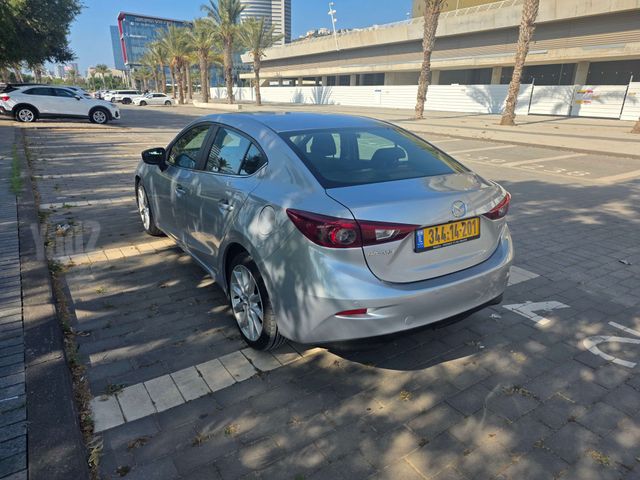 מאזדה 3