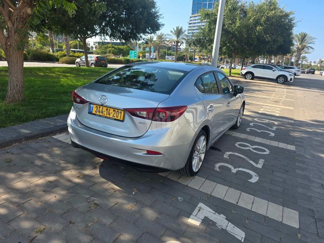 מאזדה 3