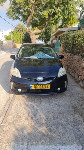 מודעת רכב טויוטה פריוס