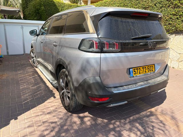 פיג'ו 5008
