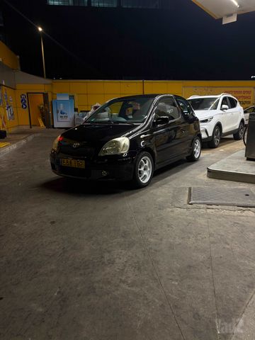 טויוטה יאריס