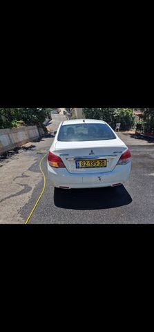 מיצובישי אטראז'