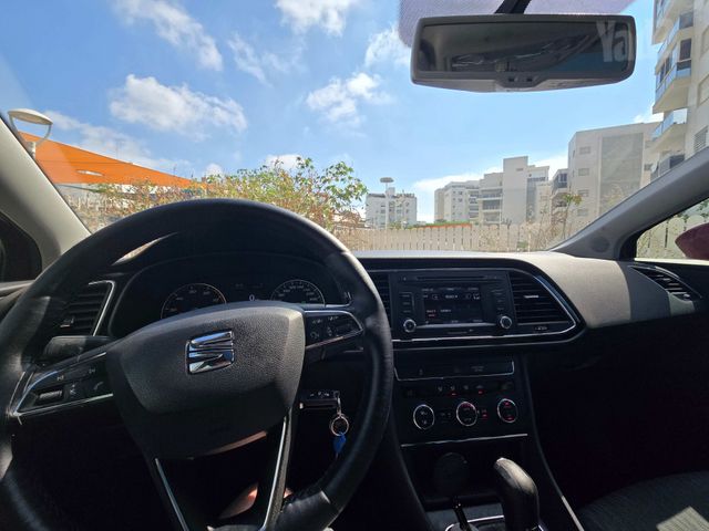 מודעת רכב סיאט לאון