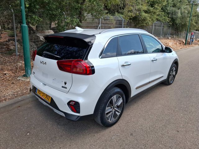 קיה נירו