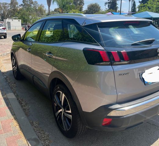 פיג'ו 3008